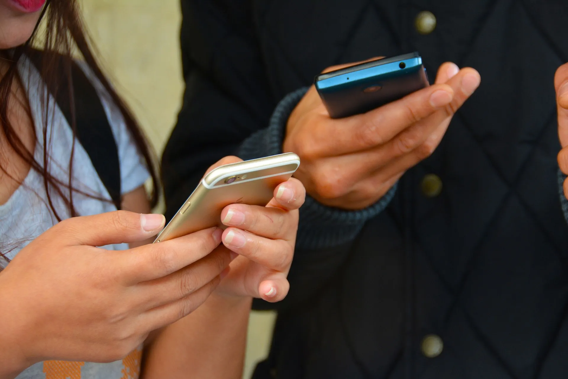 Dateiname des Bildes: texting-1490691_1920